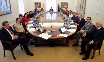 El Gobierno aprueba un supuesto del bono social para proteger a parada/os y autónoma/os