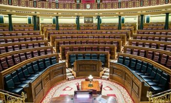 El Gobierno estudia incentivar con hasta 9.000 euros al año a las empresas que generen empleo indefinido