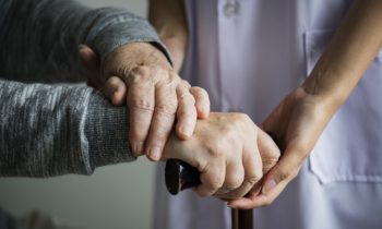 La asistencia personal ofrece un «fuente de empleo» en estos «tiempos de crisis» por la pandemia