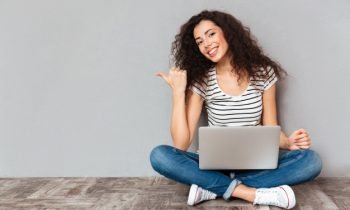 El empleo femenino en España solo aumenta entre las universitarias durante 2020, según Funcas