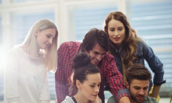 Más del 90% de las mujeres mayores de 45 años con discapacidad sufren brecha digital, según Eurofirms Foundation